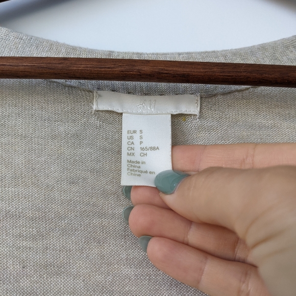 H&M long flowy lightweight cardigan - Picture 3 of 4